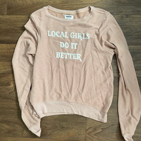 Pullover - Picture 1 of 3